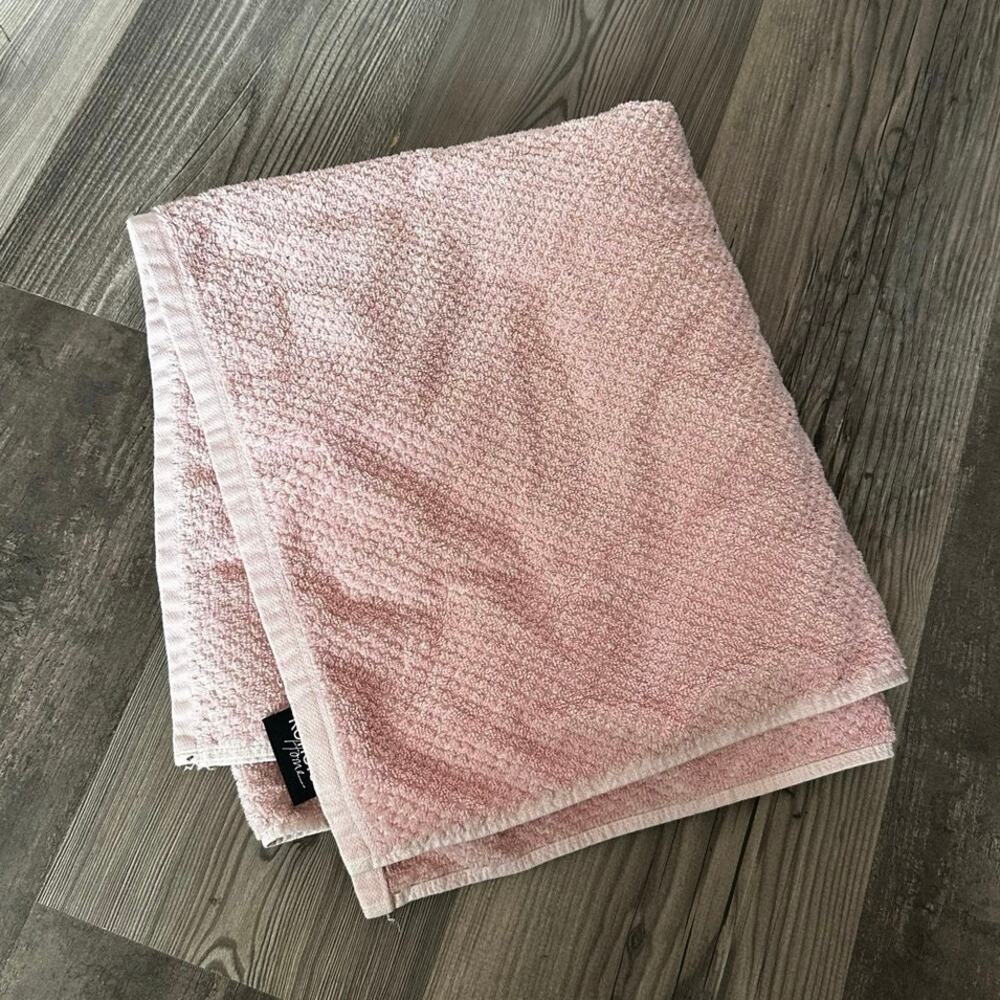 Kenzie home large pink bath towel